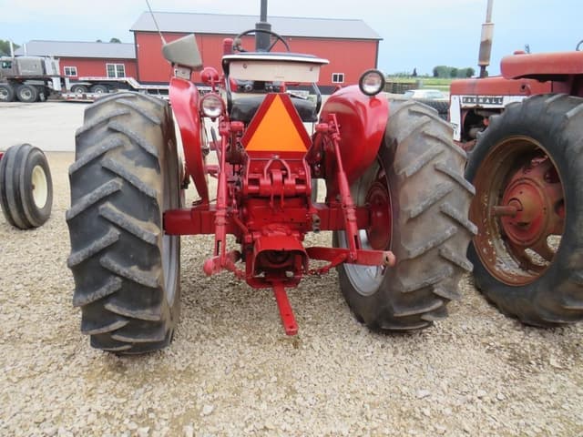 Image of Farmall 504 equipment image 4