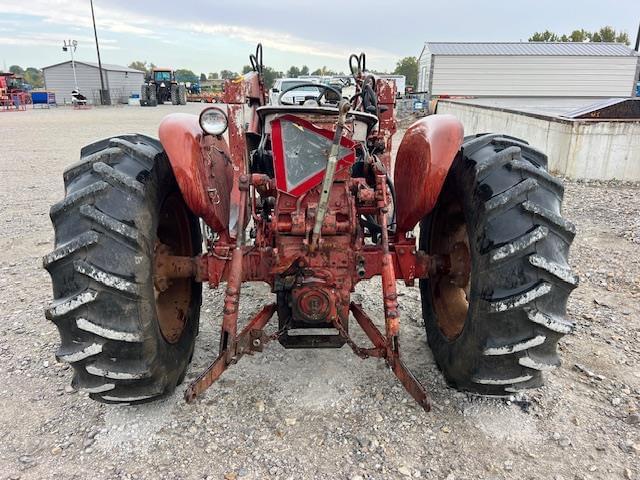 Image of International Harvester 504 equipment image 3