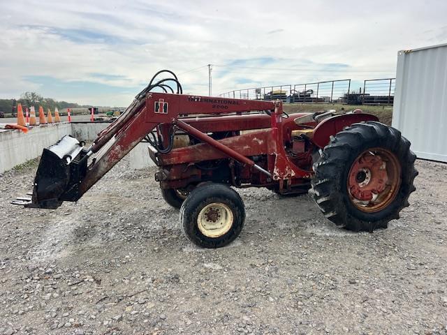 Image of International Harvester 504 equipment image 1