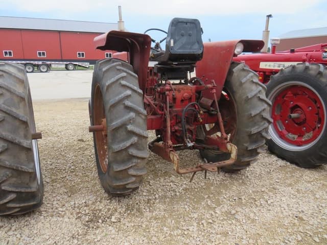 Image of Farmall 504 equipment image 4