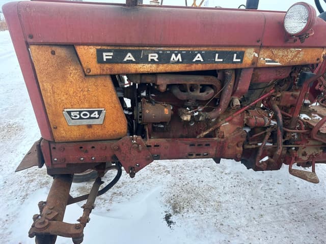 Image of International Harvester 504 equipment image 2