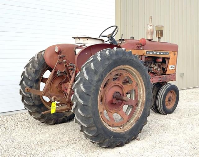 Image of Farmall 504 equipment image 4