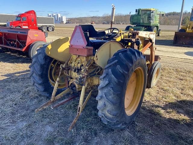 Image of International Harvester 504 equipment image 4