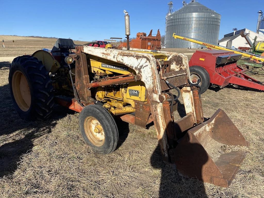 Image of International Harvester 504 Primary image