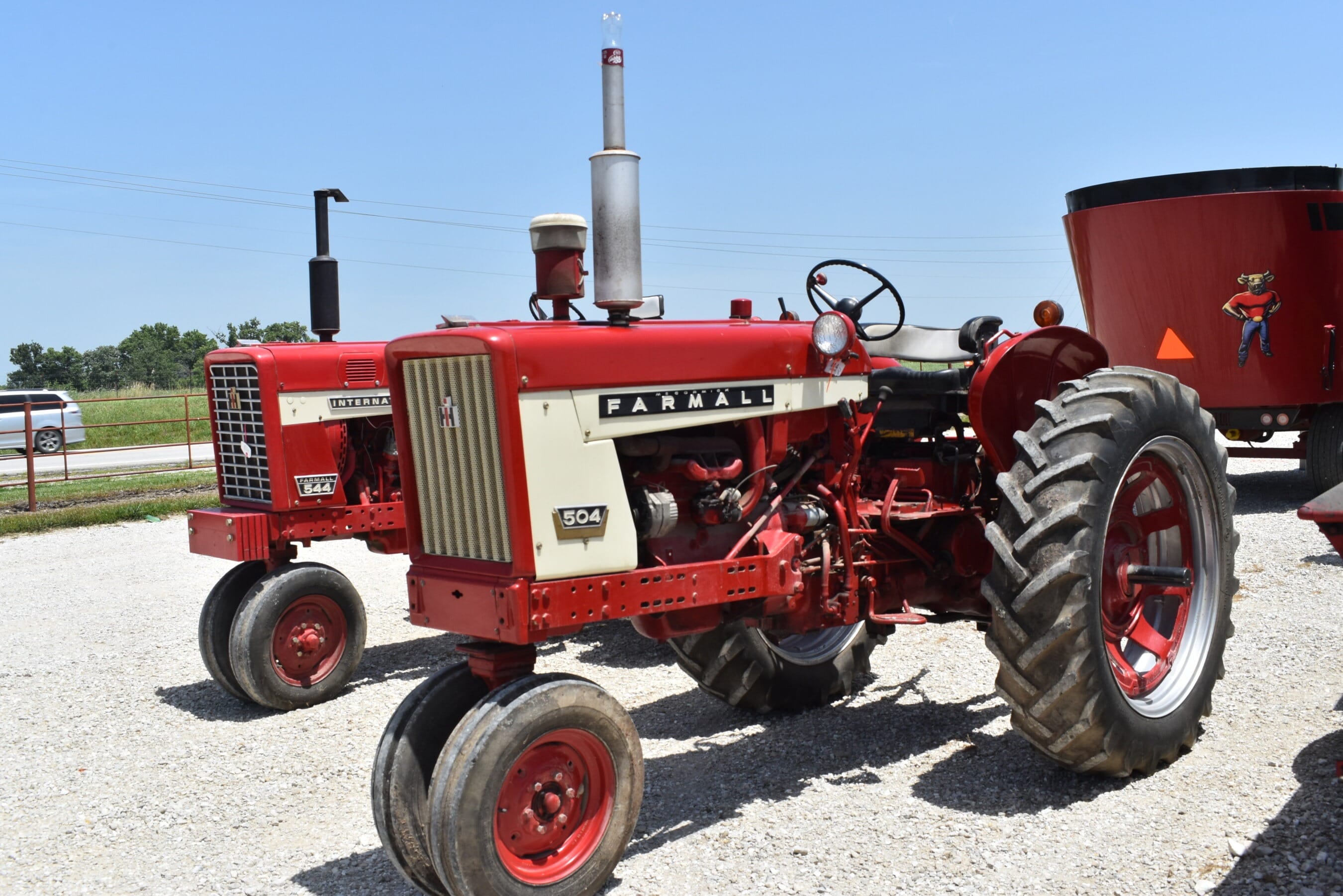 Farmall 504 Equipment Image0