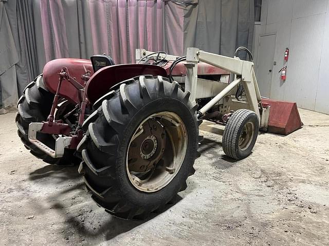 Image of International Harvester 504 equipment image 4