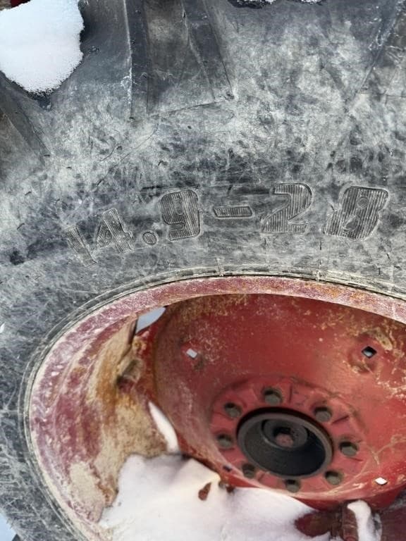 Image of International Harvester 504 equipment image 3