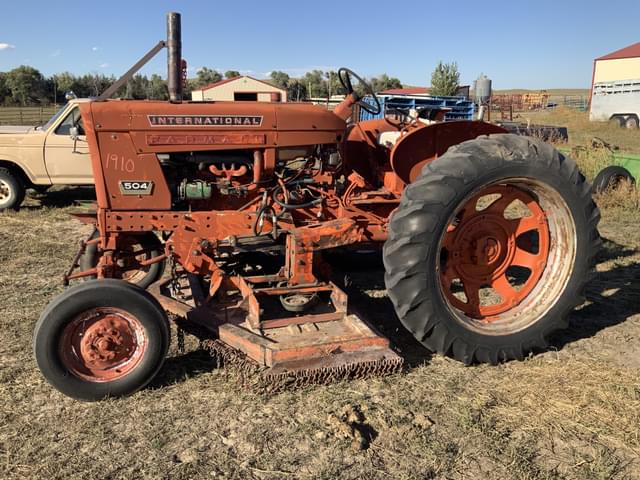 Image of International Harvester 504 equipment image 3