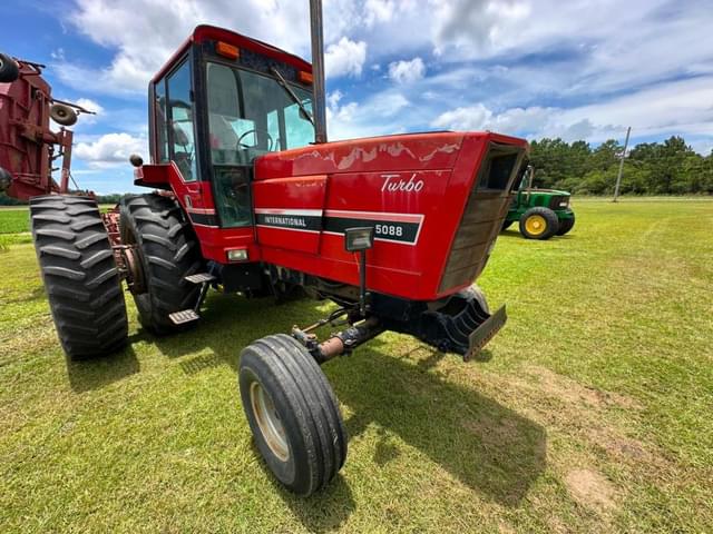 Image of International Harvester 5088 equipment image 3