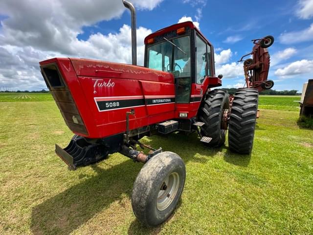 Image of International Harvester 5088 equipment image 1