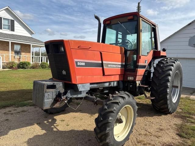 Image of International Harvester 5088 equipment image 1