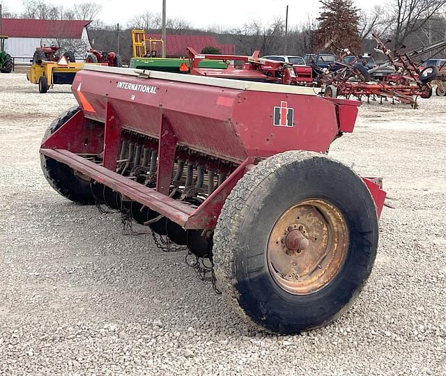 Image of International Harvester 510 equipment image 4