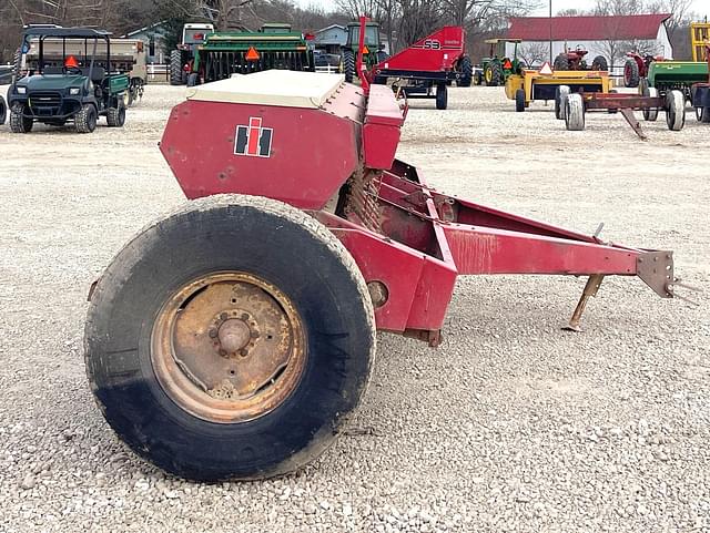 Image of International Harvester 510 equipment image 2