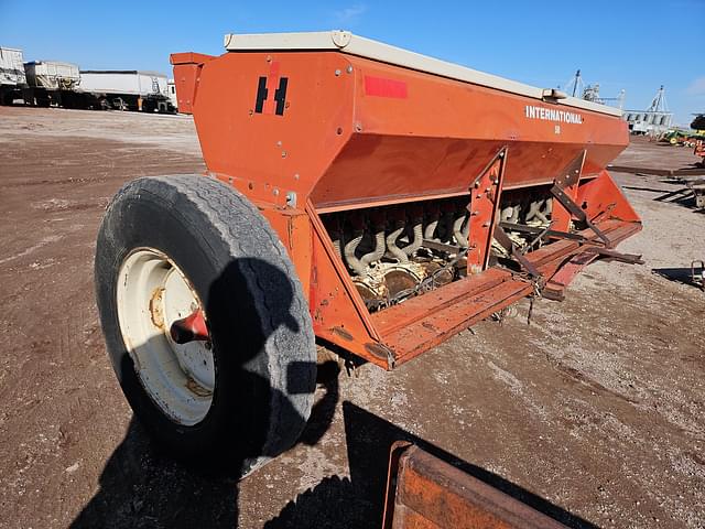 Image of International Harvester 510 equipment image 1