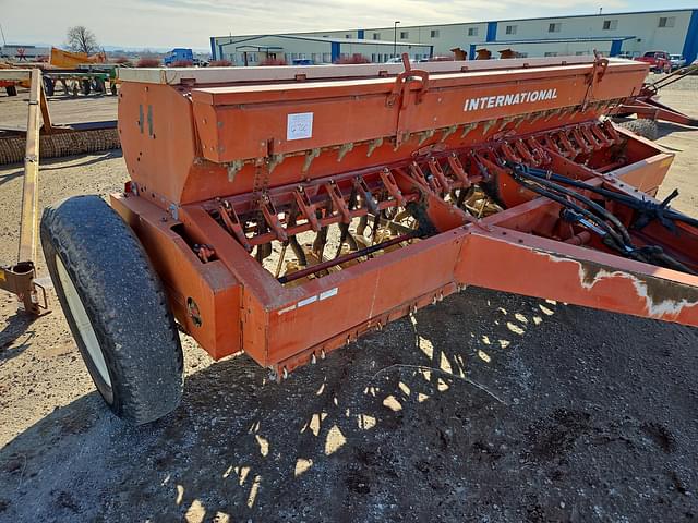 Image of International Harvester 510 equipment image 4