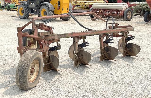 Image of International Harvester 510 equipment image 2