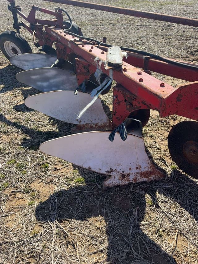 Image of International Harvester 510 equipment image 2