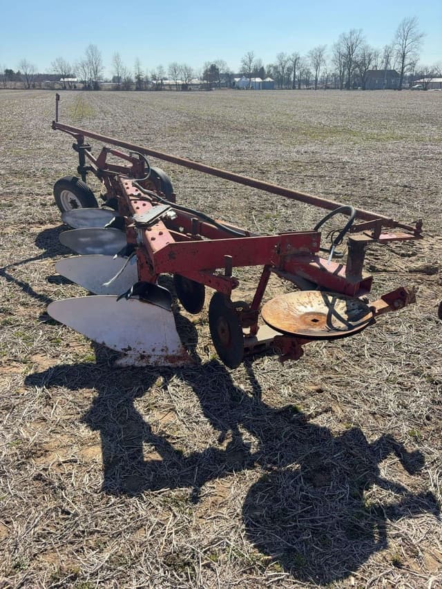 Image of International Harvester 510 equipment image 1