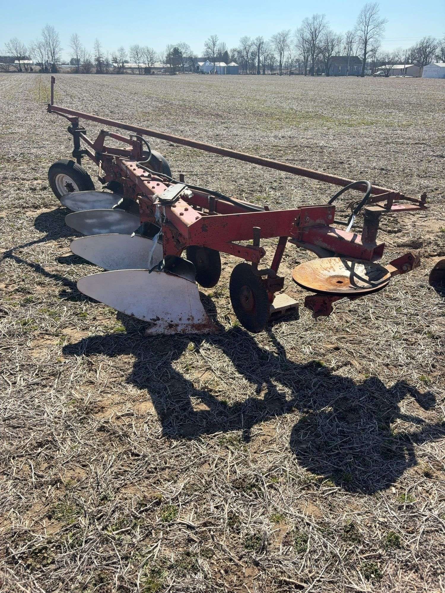 International Harvester 510 Equipment Image0