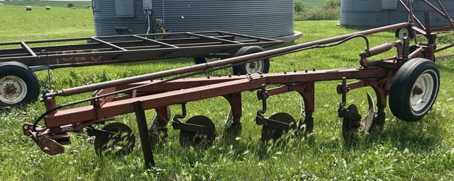 Image of International Harvester 510 equipment image 4