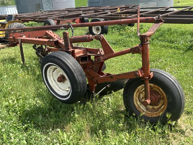 Image of International Harvester 510 equipment image 3
