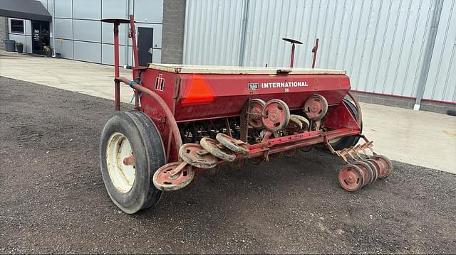 Image of International Harvester 510 equipment image 3