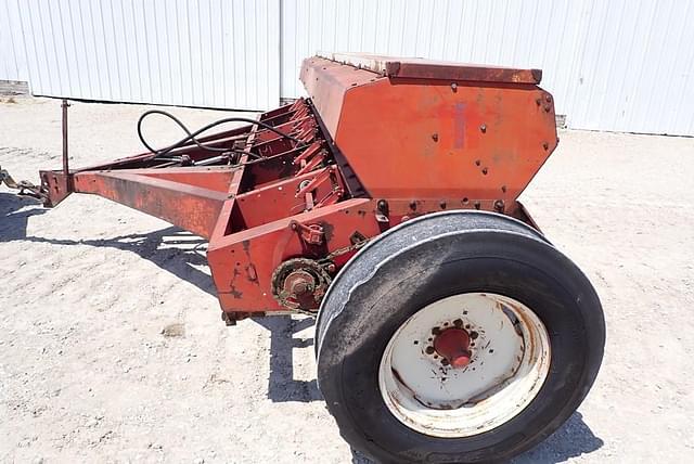 Image of International Harvester 510 equipment image 2