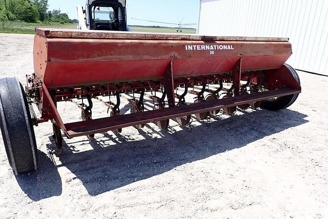 Image of International Harvester 510 equipment image 4
