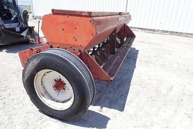 Image of International Harvester 510 equipment image 3