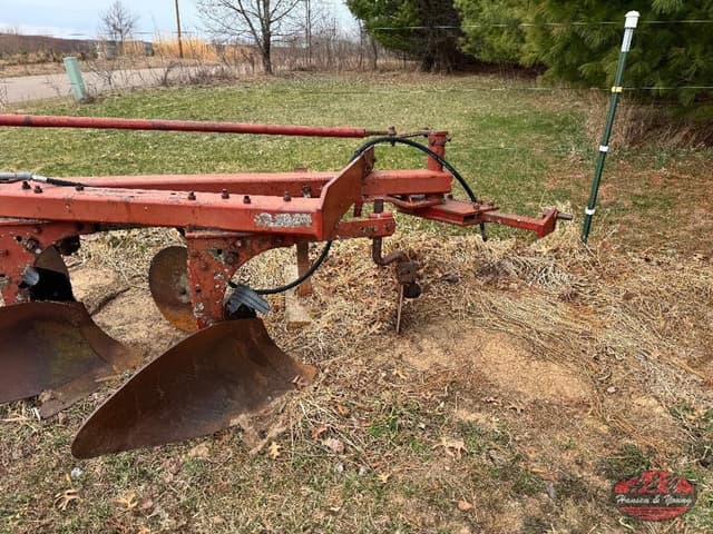 Image of International Harvester 510 equipment image 2