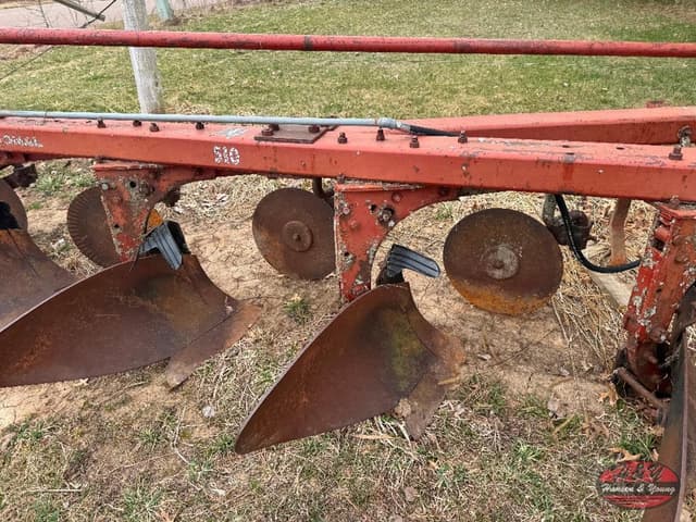 Image of International Harvester 510 equipment image 1
