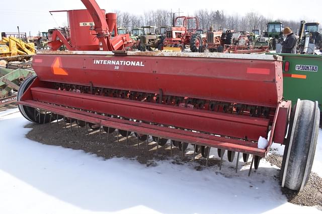 Image of International Harvester 510 equipment image 3