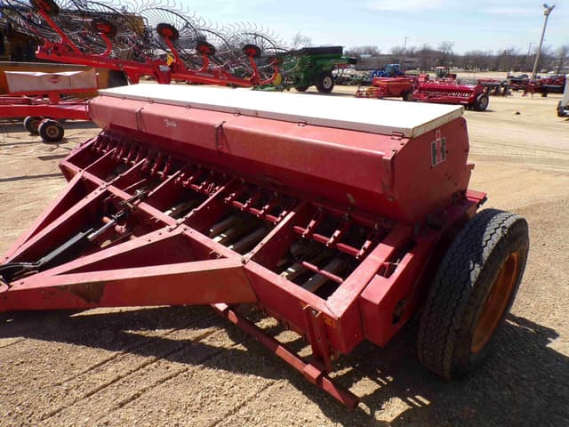 Image of International Harvester 510 equipment image 3