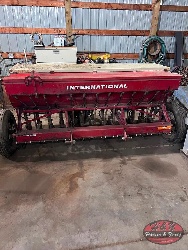 Image of International Harvester 510 equipment image 1