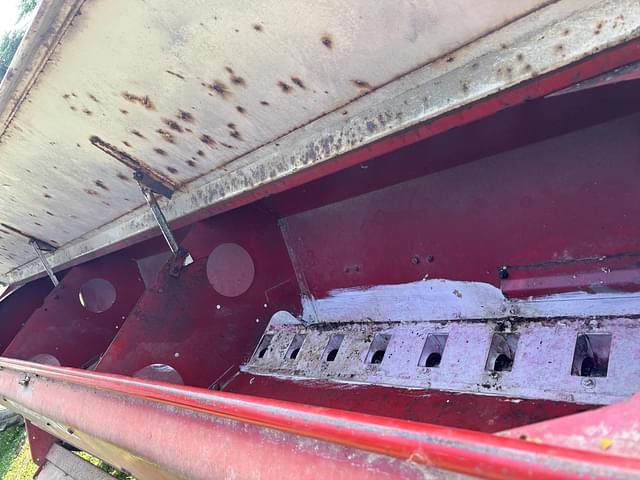 Image of International Harvester 510 equipment image 4