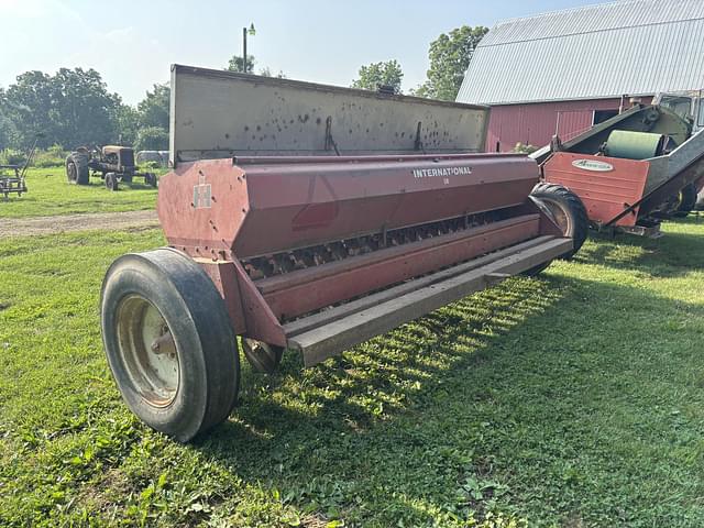 Image of International Harvester 510 equipment image 2