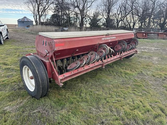 Image of International Harvester 510 equipment image 3