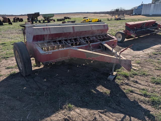 Image of International Harvester 510 equipment image 2