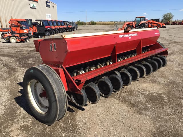 Image of International Harvester 510 equipment image 3