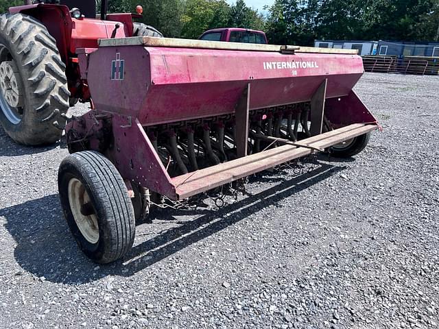 Image of International Harvester 510 equipment image 4