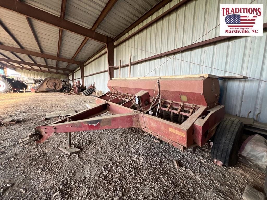 International Harvester 510 Equipment Image0