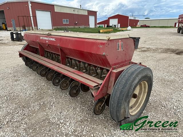 Image of International Harvester 510 equipment image 4
