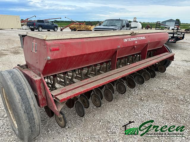 Image of International Harvester 510 equipment image 2