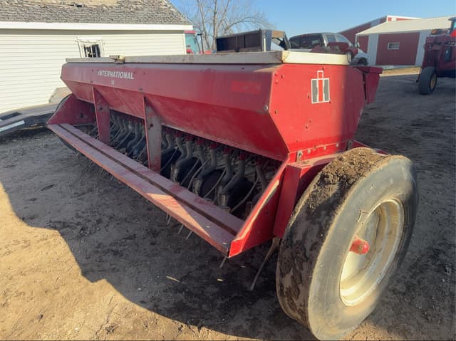 Image of International Harvester 510 equipment image 2