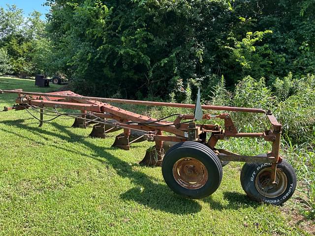 Image of International Harvester 510 equipment image 4