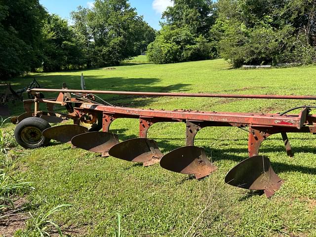 Image of International Harvester 510 equipment image 1