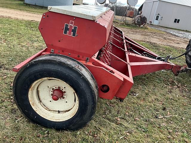 Image of International Harvester 510 equipment image 3