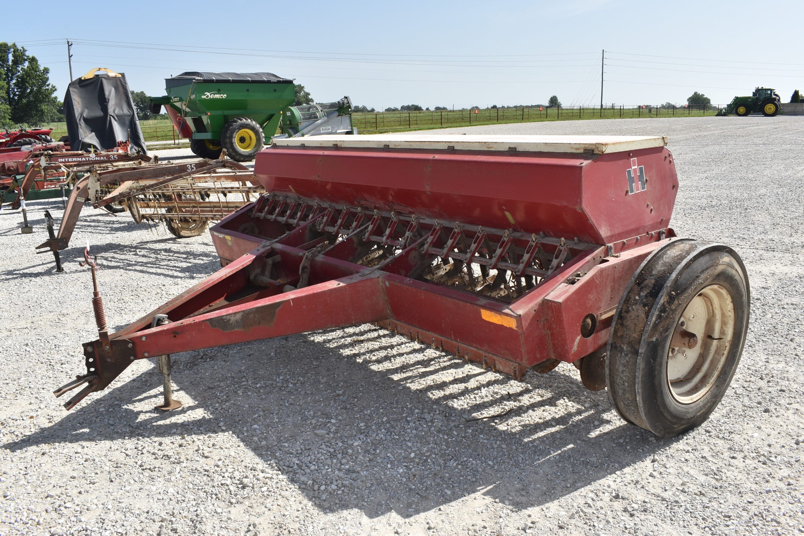 International Harvester 510 Equipment Image0