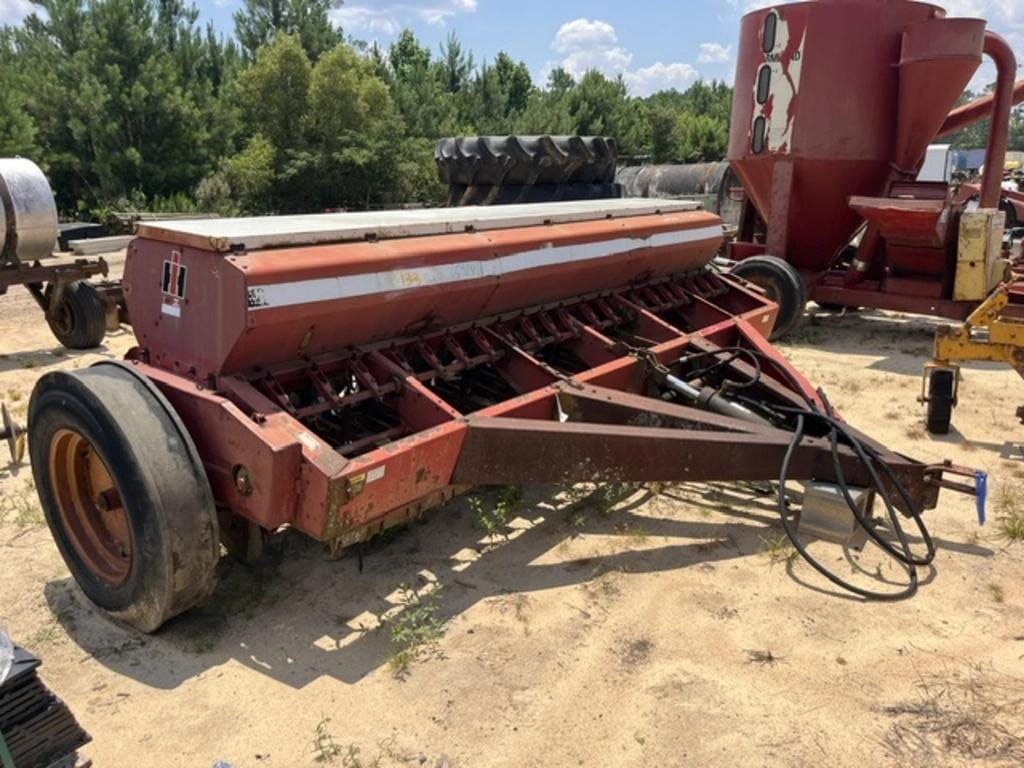 International Harvester 510 Equipment Image0