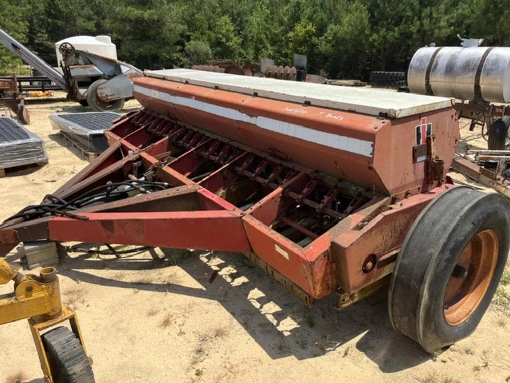 Image of International Harvester 510 Image 1